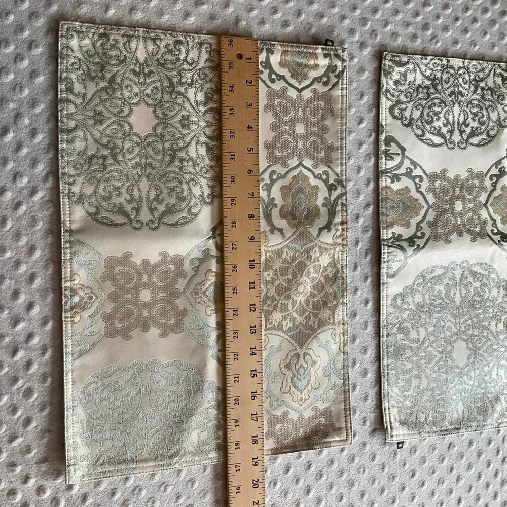 Waterford Fine Linens Placemats Set of 2 Gold Champagne Damask Jacquard Luxury‎